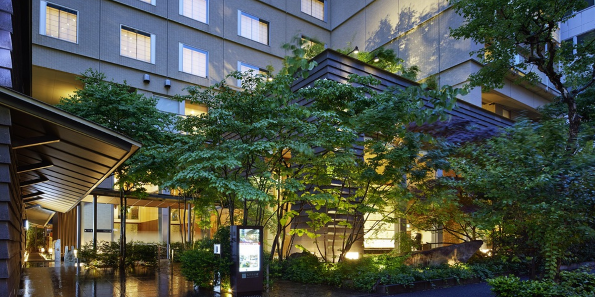 庭のホテル 東京